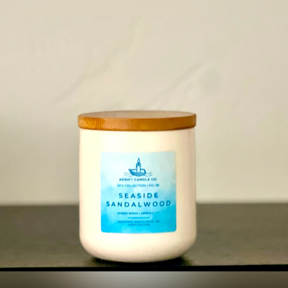 Seaside Sandalwood Candle- NWT